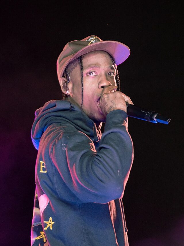 cropped-800px-Travis_Scott_-_Openair_Frauenfeld_2019_08.jpg