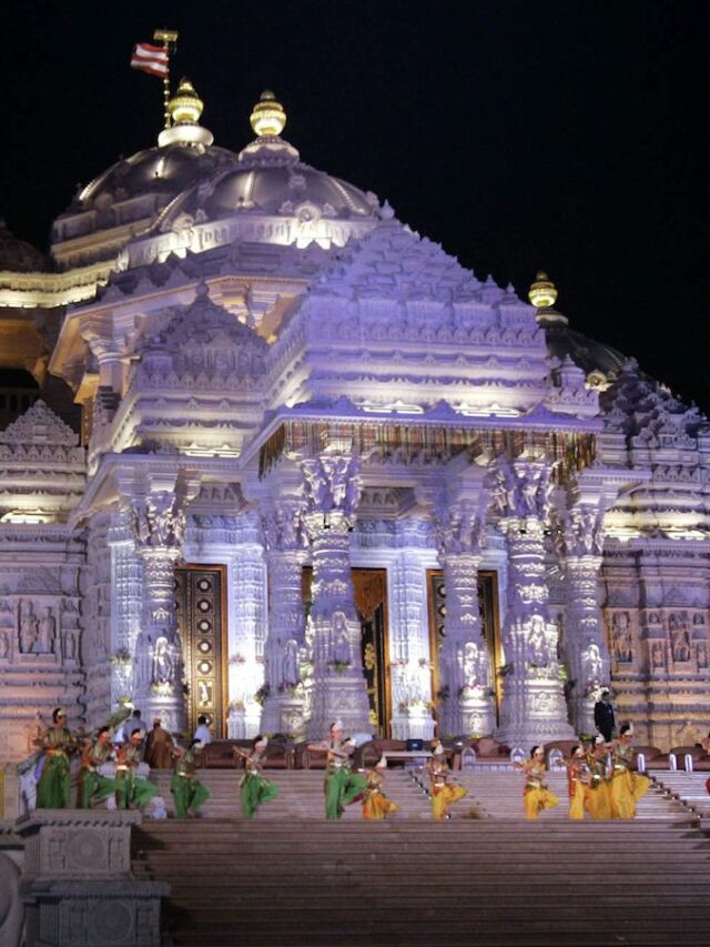 190610061855-swaminarayan-akshardham-temple-new-delhi